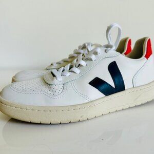 Veja V-10 Women's Sneaker in Navy/Red - US Size 9/EUR 40